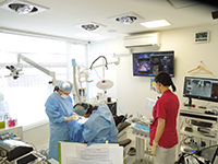 荒井歯科医院ではインプラント専門の 「ぺリオインプラントセンター」を併設しています。